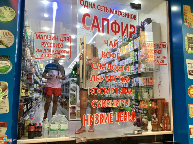 Chu cua hang co lach luat de bien Nha Trang nhu 'pho Tau, nuoc Nga' hinh anh 2