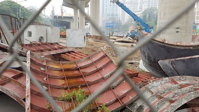 Cận cảnh tuyến đường sắt đ&ocirc; thị số 3 đội gi&aacute;, triển khai &igrave; ạch - ảnh 12