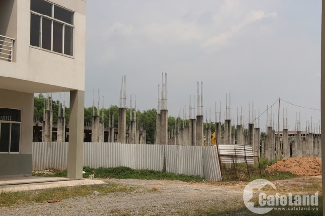 X&oacute;t l&ograve;ng nh&agrave; tiền tỷ nằm phơi sương