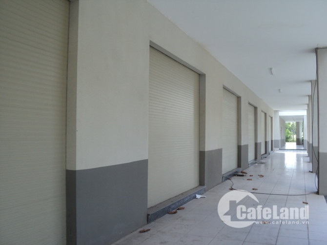X&oacute;t l&ograve;ng nh&agrave; tiền tỷ nằm phơi sương