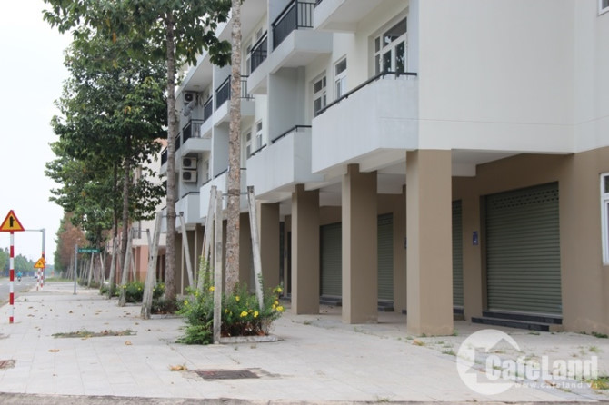 X&oacute;t l&ograve;ng nh&agrave; tiền tỷ nằm phơi sương
