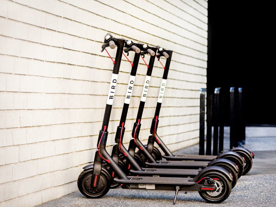 Cựu nhân viên Uber lập startup chia sẻ scooter điện trị giá tỷ USD - Ảnh 1. Cựu nhân viên Uber lập startup chia sẻ scooter điện trị giá tỷ USD - Ảnh 1.
