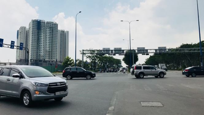 Cận cảnh đại c&ocirc;ng trường tr&ecirc;n b&aacute;n đảo Thủ Thi&ecirc;m - ảnh 8
