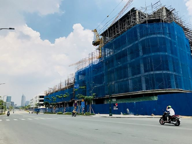 Cận cảnh đại c&ocirc;ng trường tr&ecirc;n b&aacute;n đảo Thủ Thi&ecirc;m - ảnh 9