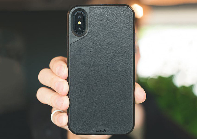 Một startup ốp lưng điện thoại đ&atilde; kiếm h&agrave;ng triệu USD bằng c&aacute;ch ph&aacute; hủy những chiếc iPhone X như thế n&agrave;o? - Ảnh 1.