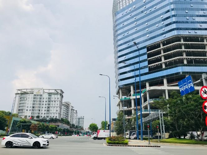 Cận cảnh đại c&ocirc;ng trường tr&ecirc;n b&aacute;n đảo Thủ Thi&ecirc;m - ảnh 5