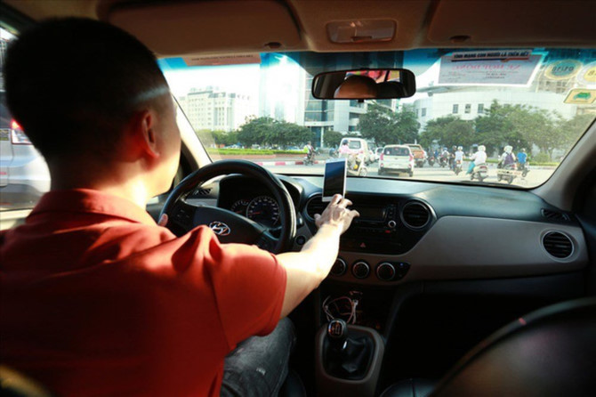 uber,grab,đặt xe công nghệ,taxi công nghệ,hãng xe công nghệ