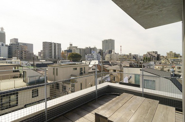 Ng&ocirc;i nh&agrave; phố 43m&sup2; đẹp thanh b&igrave;nh với s&acirc;n vườn xanh m&aacute;t c&acirc;y cỏ của gia đ&igrave;nh trẻ ở ngay thủ đ&ocirc; Tokyo, Nhật Bản - Ảnh 11.