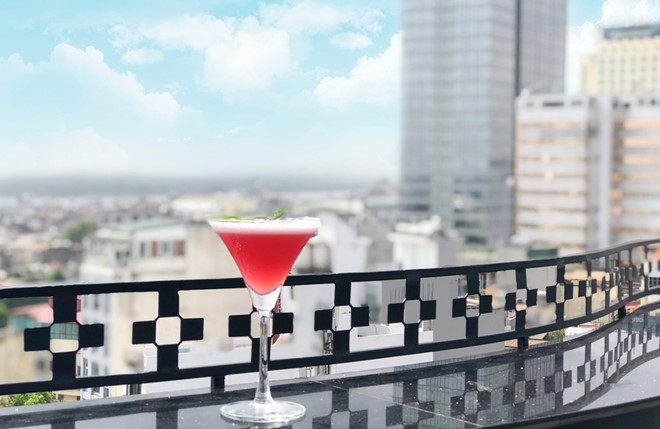 Ngắm phố cổ Hà Nội từ quán bar mang hình dáng dương cầm hình ảnh 3 Ngam pho co Ha Noi tu quan bar mang hinh dang duong cam hinh anh 3