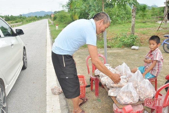 anh: thu tien trieu moi ngay nho hai nam tram mua mua hinh 2