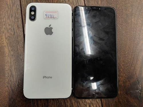 Ngoại h&igrave;nh m&aacute;y nh&aacute;i kh&aacute; giống m&aacute;y của Apple.