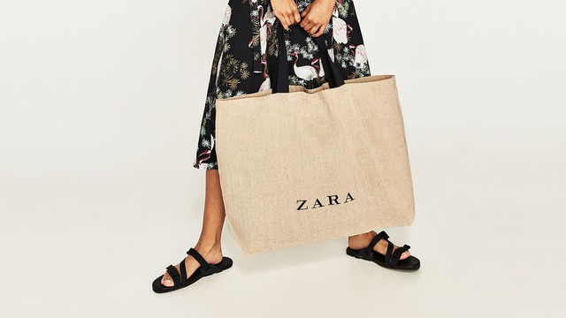 Chiến lược đặc biệt n&agrave;y gi&uacute;p Zara tăng trưởng mạnh mẽ, khi đối thủ H&M đang chết ch&igrave;m trong n&uacute;i quần &aacute;o ế l&ecirc;n tới 4 tỷ USD - Ảnh 1.