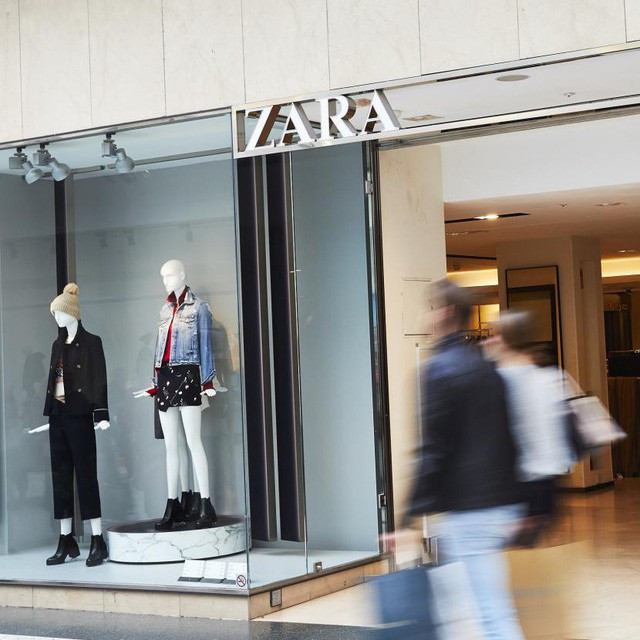 Chiến lược đặc biệt n&agrave;y gi&uacute;p Zara tăng trưởng mạnh mẽ, khi đối thủ H&M đang chết ch&igrave;m trong n&uacute;i quần &aacute;o ế l&ecirc;n tới 4 tỷ USD - Ảnh 2.
