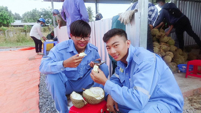 Lai un un keo ve Vinh Long an sau rieng 19.000 dong mot kg hinh anh 2