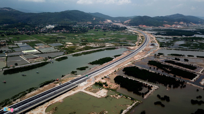 Toan canh cao toc rut ngan 50 km duong tu Ha Noi toi Ha Long hinh anh 4