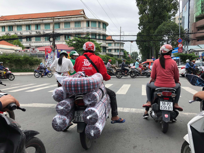 Grab bị tố độc quyá»n giá cao, hãng má»›i kéo vạn tà i xế nhảy và o tranh khách