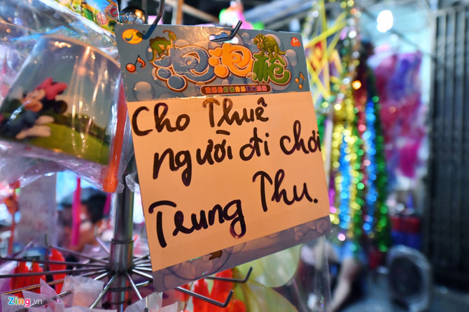 Mat na ghe ron xuat hien nhan nhan o cho do choi Trung thu hinh anh 3