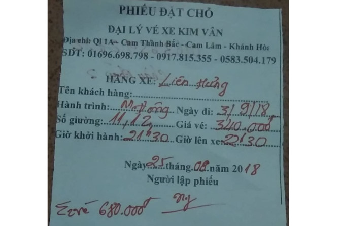 Phiếu đặt chá»— hãng xe Liên Hưng vá»›i giá 680.000/2 vé - tăng 83,7% so vá»›i ngà y thưá»ng. Ảnh: M.Q