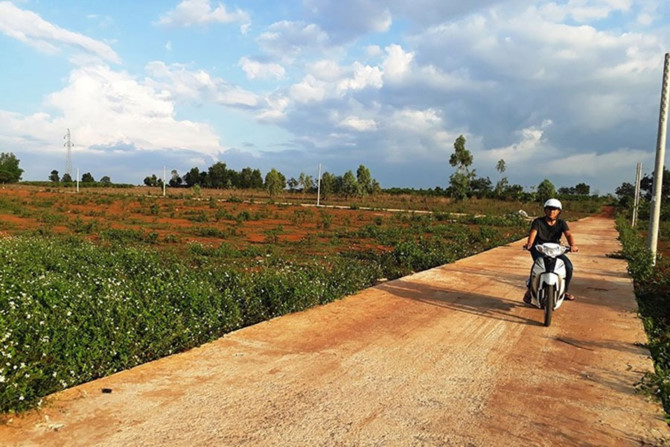 Đất dự trữ phát triển công nghiệp tỉnh Gia Lai bị ông Nguyễn Văn Kế (Cty BĐS Hưng Gia Khang) tự ý phân lô, bán nền trái phép.