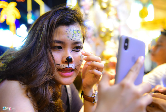 Hot bac nho ve mat Halloween hinh anh 2