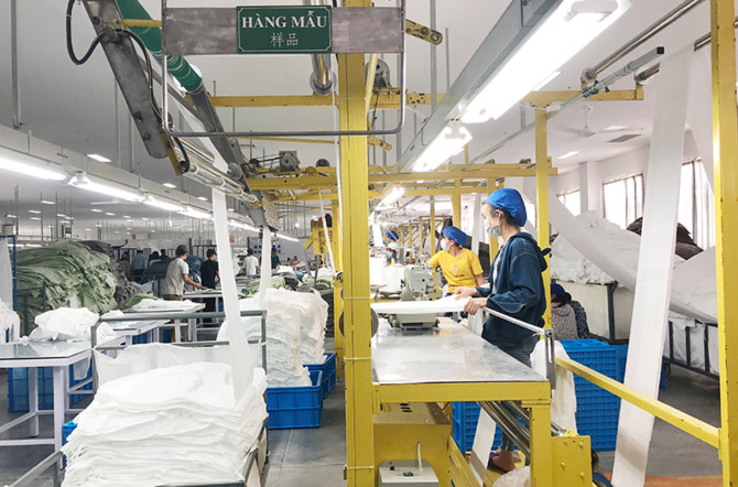 ản xuất sản phẩm khăn mặt, khăn tắm tại Công ty TNHH Äại Äông Việt Nam (KCN Texhong Hải Hà ).