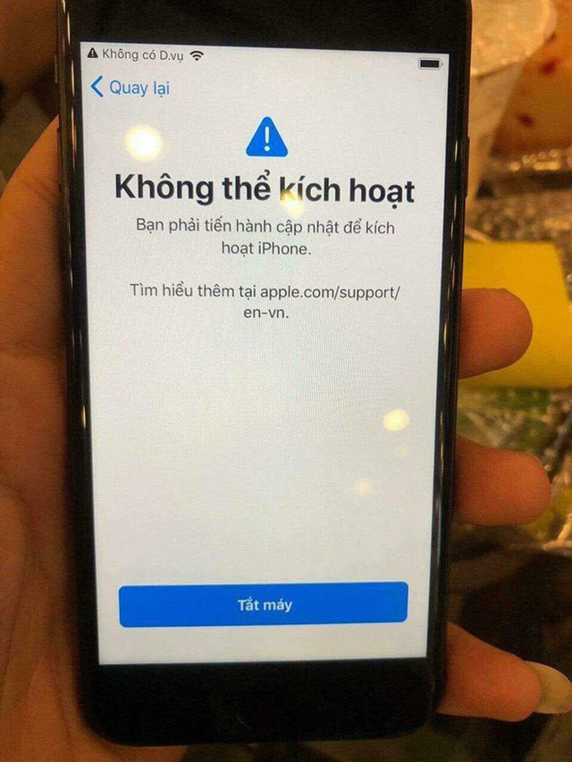iPhone biến thành cục gạch sau khi nâng cấp iOS 12 - Ảnh 1. iPhone biến thành cục gạch sau khi nâng cấp iOS 12 - Ảnh 1.