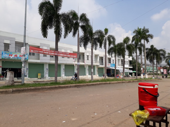 Một g&oacute;c khu phố chợ nới mảnh đất Cty Bảo Khang cũ