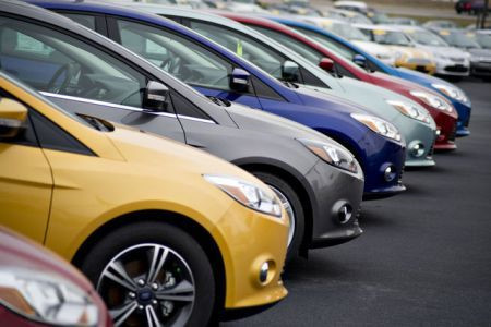 Thời điểm v&agrave;ng để mua &ocirc; t&ocirc; tại Việt Nam: Săn xe giảm gi&aacute; trăm tri&ecirc;u