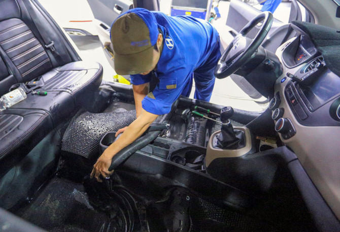 Garage ôtô ở Đà Nẵng quá tải sau mưa kỷ lục