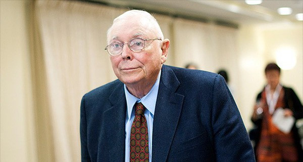 Tình bạn kỳ lạ mà đáng ngưỡng mộ của tỷ phú Warren Buffett với “cánh tay phải” đắc lực: 60 năm chưa một lần cãi vã cùng câu khẳng định “Cuộc đời tôi tốt đẹp hơn vì có Charlie” - Ảnh 1. Tình bạn kỳ lạ mà đáng ngưỡng mộ của tỷ phú Warren Buffett với “cánh tay phải” đắc lực: 60 năm chưa một lần cãi vã cùng câu khẳng định “Cuộc đời tôi tốt đẹp hơn vì có Charlie” - Ảnh 1.