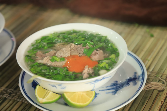 Phở Th&igrave;n tại trung t&acirc;m b&aacute;o ch&iacute;. Ảnh: Nguyễn H&agrave;
