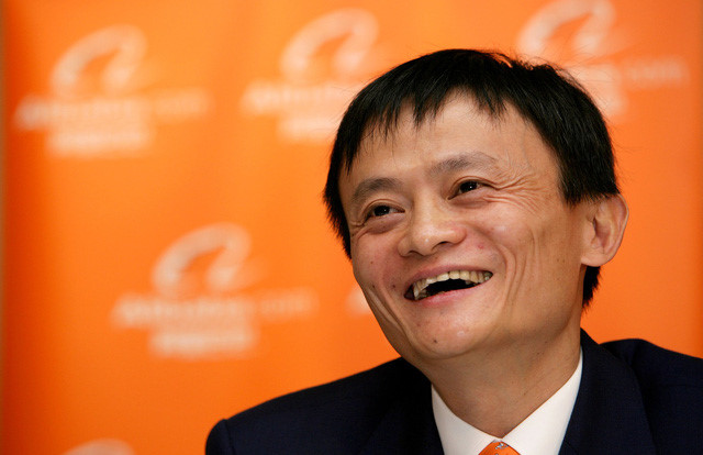 Vợ Jack Ma lần đầu tiết lộ tuyệt chi&ecirc;u trở th&agrave;nh phu nh&acirc;n tỷ ph&uacute;: H&atilde;y y&ecirc;u v&agrave; cưới một người đ&agrave;n &ocirc;ng trắng tay - Ảnh 2.