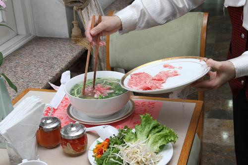 Xon xao to pho gia 920.000 dong o toa nha cao nhat Viet Nam hinh anh 2 