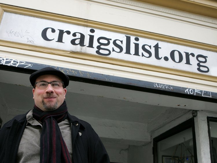 Craigslist bắt đầu như một email giám tuyển mà người sáng lập đã sử dụng để gửi cho bạn bè của mình.