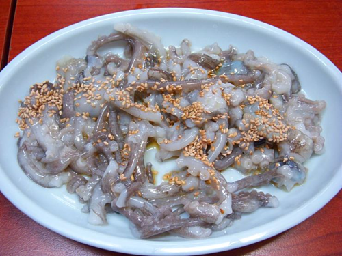 Từ l&acirc;u đ&acirc;y đ&atilde; được coi l&agrave; cực phẩm trong ẩm thực H&agrave;n Quốc, gi&uacute;p tăng cường sức khỏe, đặc biệt l&agrave; trong m&ugrave;a h&egrave;. Ảnh:&nbsp;Korea Times.