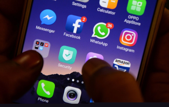 Mark Zuckerberg ngay cang giong