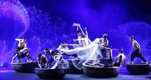 Một hoạt cảnh trong đ&ecirc;m diễn Huyền thoại l&agrave;ng ch&agrave;i.