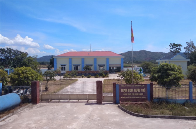 Trạm bơm nước thô từ sông Lam của Công ty Tuấn Lộc. Ảnh: PV