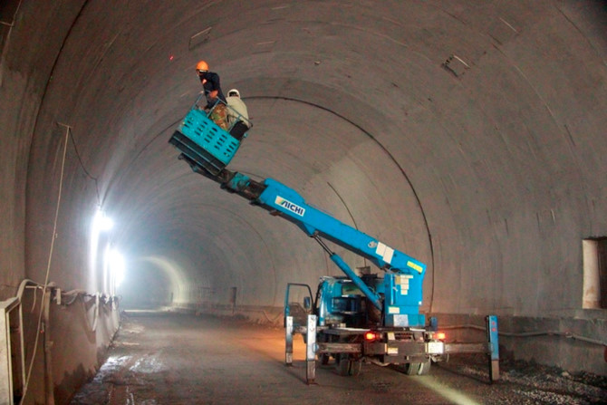 Hải V&acirc;n 2 vẫn ngổn ngang trước ng&agrave;y th&ocirc;ng hầm kỹ thuật