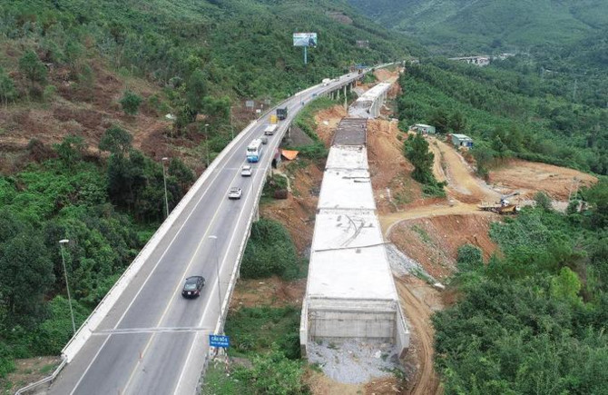 Hải V&acirc;n 2 vẫn ngổn ngang trước ng&agrave;y th&ocirc;ng hầm kỹ thuật