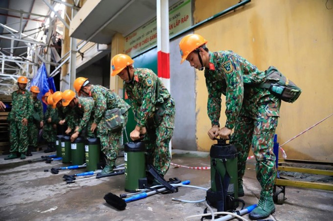 Hiện trường tẩy độc kho Rạng Đông