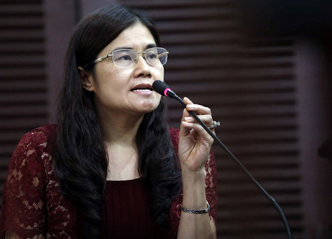 Bà Nguyễn Minh Hoà i (Trưởng phòng Thanh tra Dược mỹ phẩm, Cục Quản lý dược) tại toà năm 2017. Ảnh: Hữu Khoa.