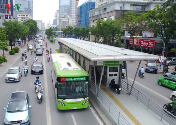 mo lan rieng cho xe buyt: di vao 