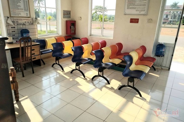 Bến xe gần 15 tỷ kh&ocirc;ng b&oacute;ng người, mỗi năm b&ugrave; lỗ 270 triệu