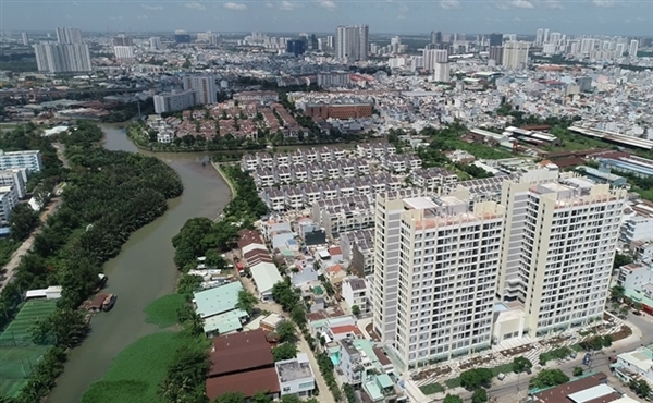 Lo lắng khung giá đất tại Hà Nội và TP.HCM chỉ bằng 30-50% thực tế HoREA khuyến nghị giữ nguyên mức giá tối thiểu và tăng 1/3 mức giá tối đa đối với bảng giá đất tại TP.HCM. Ảnh: Danviet.vn