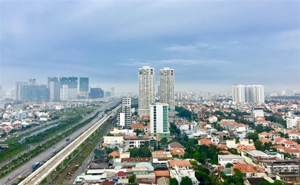 Lo lắng khung giá đất tại Hà Nội và TP.HCM chỉ bằng 30-50% thực tế Giá nhà ở TP.HCM tăng mạnh từ năm 2014 đến nay. Ảnh: Vn Media