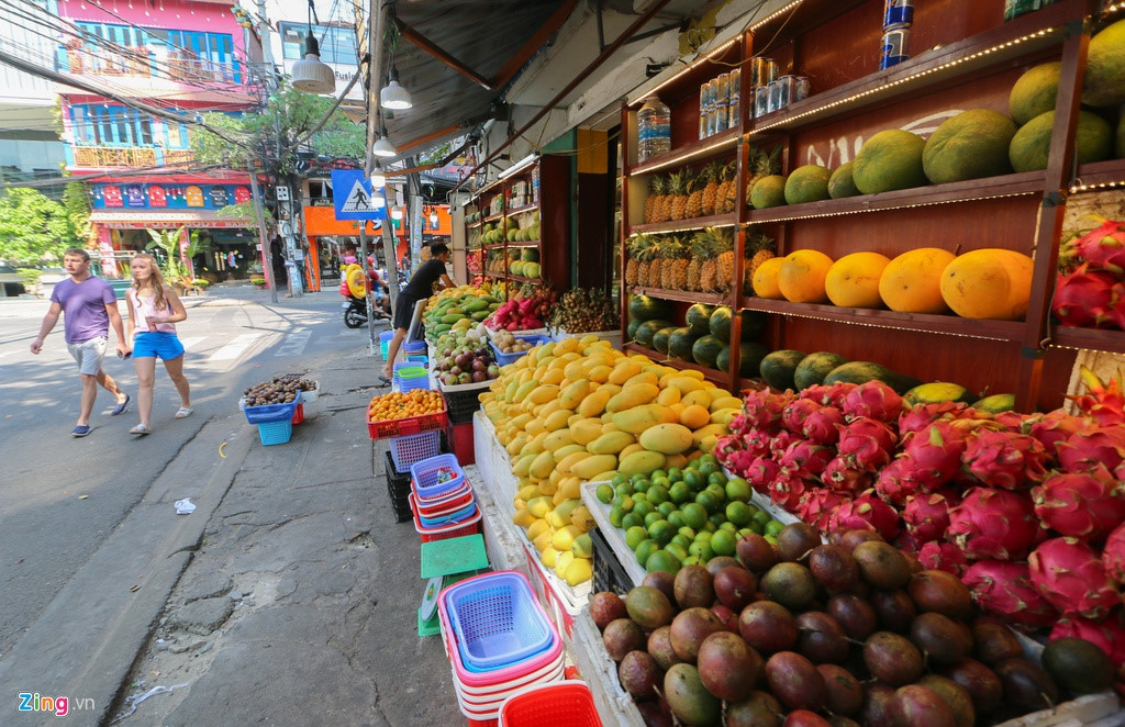 Kinh doanh e am, nhieu cua hang o Nha Trang tam nghi vi virus corona hinh anh 2 14_zing.jpg