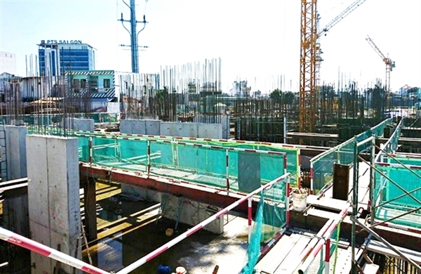 Năm 2019, nhiều doanh nghiệp kh&aacute;t vốn, dự &aacute;n &ldquo;đứng h&igrave;nh&rdquo;. Ảnh: phunuonline.