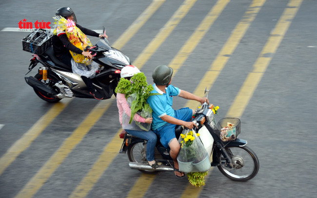 Ch&uacute; th&iacute;ch ảnh
