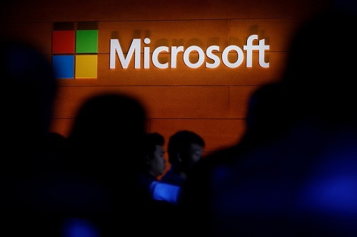 Hacker có thể khai thác lỗ hổng trên Windows 10 để thực hiện các cuộc tấn công, theo dõi và phá hoạt mạng máy tính. Ảnh: New York Times.